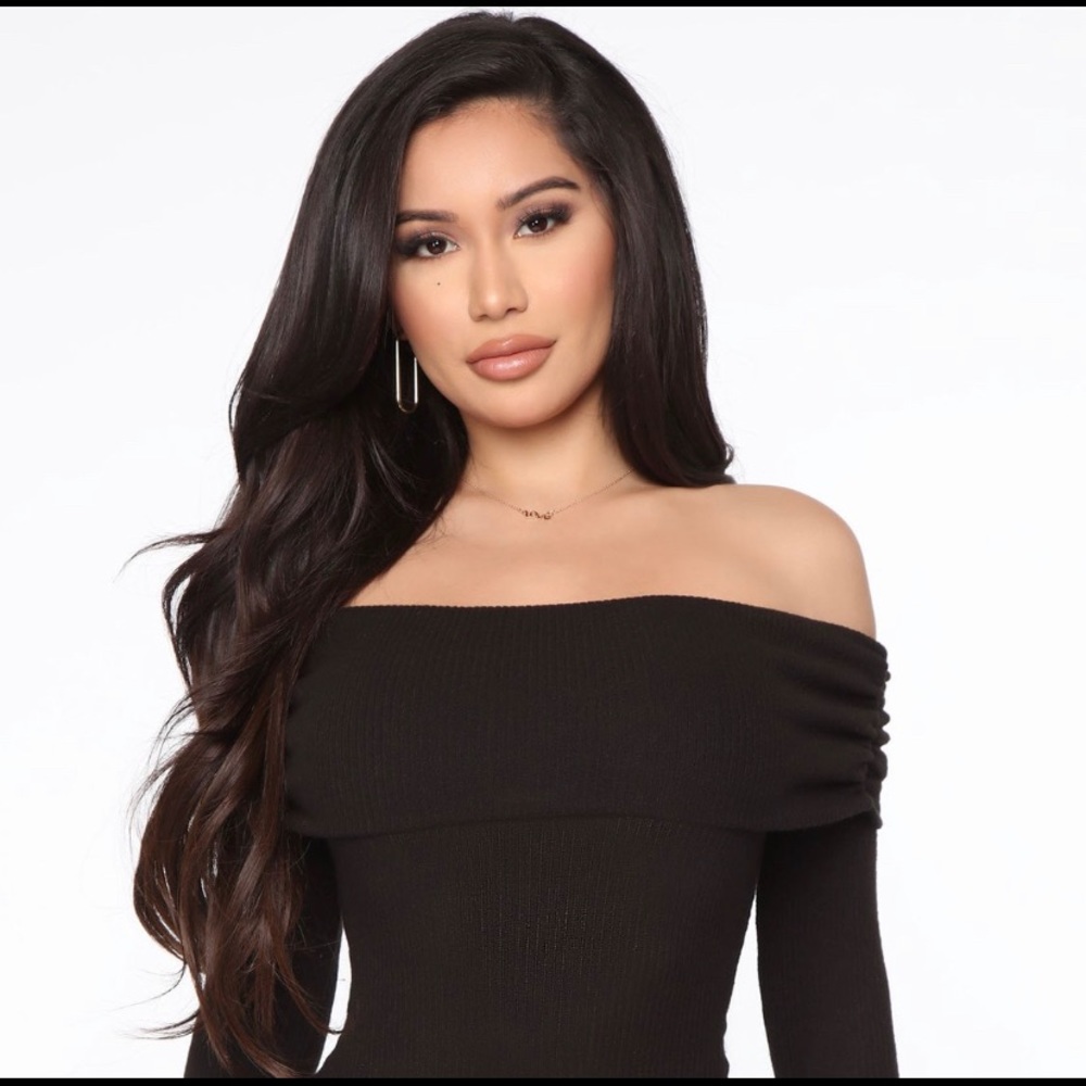 Black off shoulder long sleeve crop top